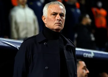 Fenerbahçe’den Jose Mourinho’ya geçmiş olsun mesajı