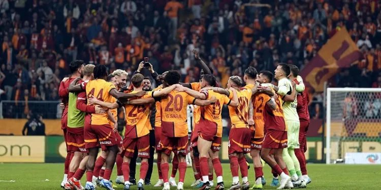 Galatasaray ligin ilk yarısına lider girdi