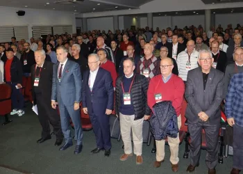 Karşıyaka’da aday belirsizliği