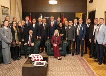 Başkan Subaşı, CHP Genel Başkanı Özel ile bir araya geldi