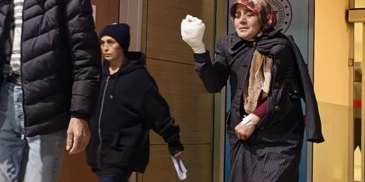Bursa’da yem karma makinesine elini kaptıran işçi yaralandı