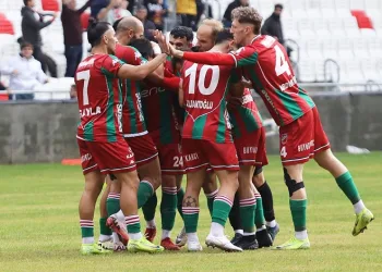 Bursaspor’un grubunda yer alan Karşıyaka’da kriz büyüyor