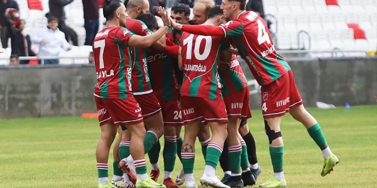 Bursaspor’un grubunda yer alan Karşıyaka’da kriz büyüyor