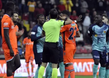 Kayserispor’un 16 maçında 12 hakem düdük çaldı