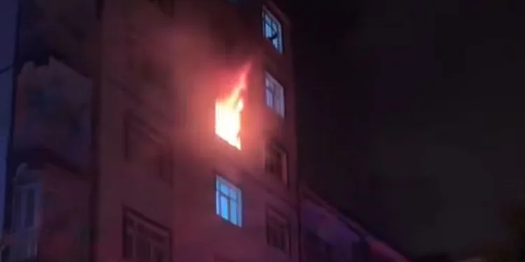 Elazığ’da apartman yangını korkuttu