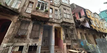 Çöken binanın Hakan Özoğuz’a ait olduğu iddiası