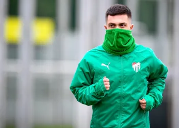 Yeni transfer Vefa antrenmana katıldı