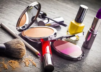 Bilinçsiz kozmetik sağlığı tehdit ediyor