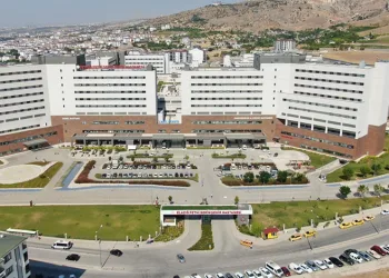 9 yaşındaki çocuk, kuduz nedeniyle hayatını kaybetti