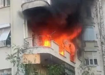 Antalya’da 9 katlı binada korkutan yangın