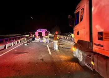 İşçi servisi TIR’a çarptı: 1 ölü, 5 yaralı