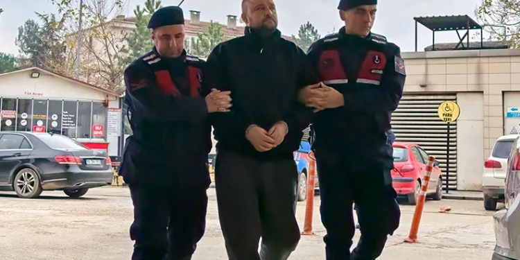 Bursa’da 18 yıl hapis cezasıyla aranan şüpheliyi yakalandı