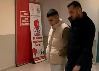 Babasını bıçakla ağır yaralayan genç tutuklandı