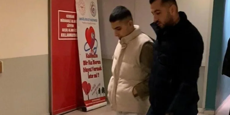 Babasını bıçakla ağır yaralayan genç tutuklandı