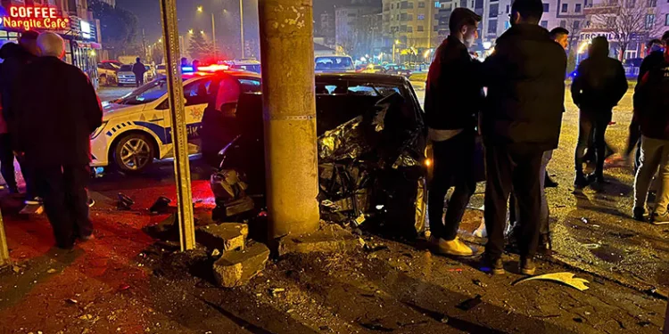 Kastamonu’da iki otomobil çarpıştı: 4 yaralı