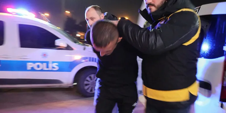 Eski eşini bıçaklayan şahıs yakalandı