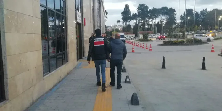 İzmir’de terör operasyonu: 5 gözaltı