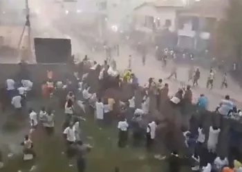 Futbol maçında çatışma ve izdiham