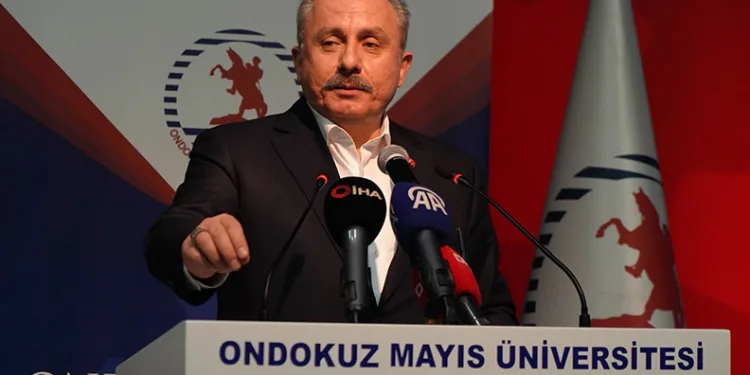 “Geleceğin Türkiye’sinin anayasasını halkın seçtikleri hazırlamalı”