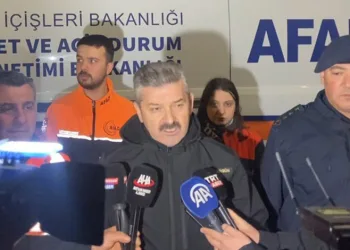 Artvin Valisi’nden heyelan açıklaması