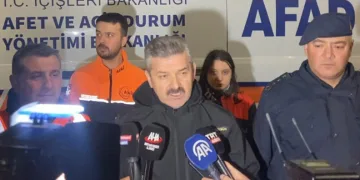 Artvin Valisi’nden heyelan açıklaması