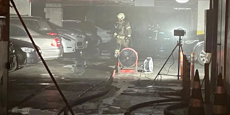 Başakşehir’de elektrikli otomobil yangını