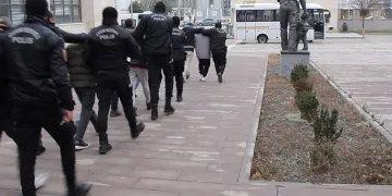 Afyonkarahisar merkezli 4 kentte telefon dolandırıcılığı operasyonu