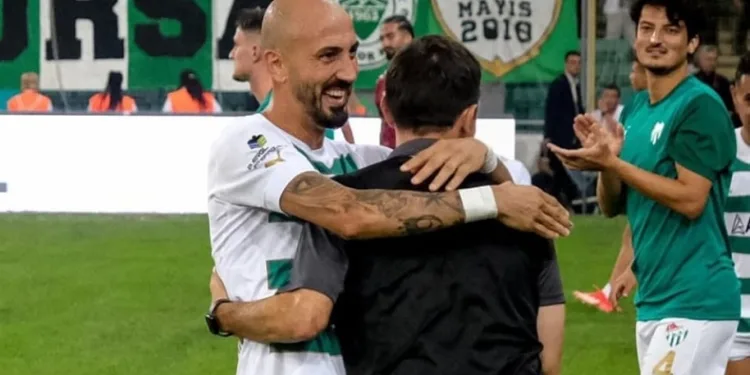 Bursaspor kaptanlarından Batalla’ya veda mesajı