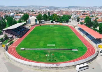 İnegöl İlçe Stadyumu’nda devre arası bakımı başladı