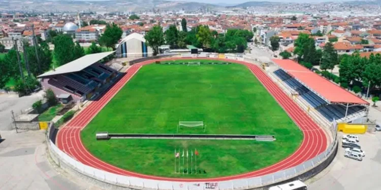 İnegöl İlçe Stadyumu’nda devre arası bakımı başladı