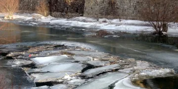 Çoruh nehri kısmi buz tuttu