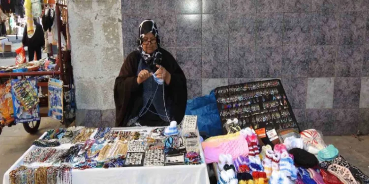 Ördüğü ürünleri satarak geçimini sağlıyor