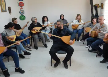 Ücretsiz saz kursuna yoğun ilgi