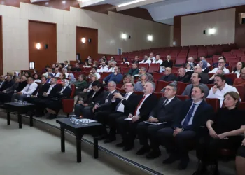 Rektör Hacımüftüoğlu, birim ziyaretlerine başladı