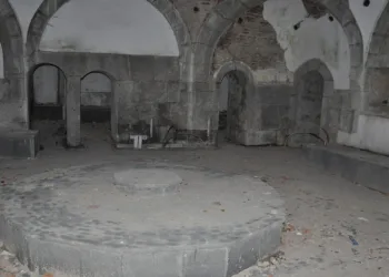 Tarihi hamamın içler acısı hali