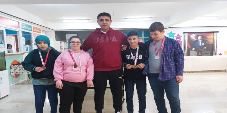 Spor’a karşılık madalya kazandılar