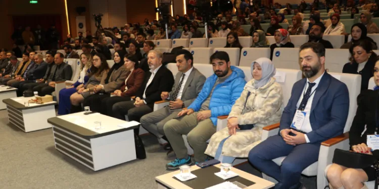 İstismara ve mağdura yaklaşım sempozyumu düzenlendi