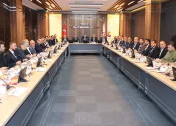 Vali Hatipoğlu ETSO Başkanı ile bir arada