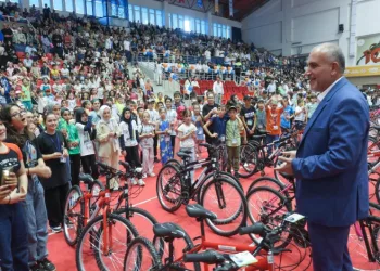 Geleceğe yön veren nesil yetiştiriyoruz