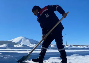 Erzurum’da kış için mezarlar açıldı