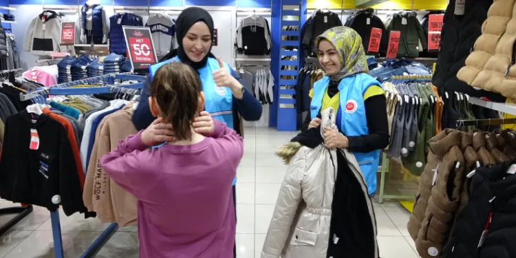 Diyanet Vakfı’ndan Kütahya’da yetimlere etkinlik
