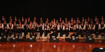 Engelsiz gecede kardeşlik korosundan konser