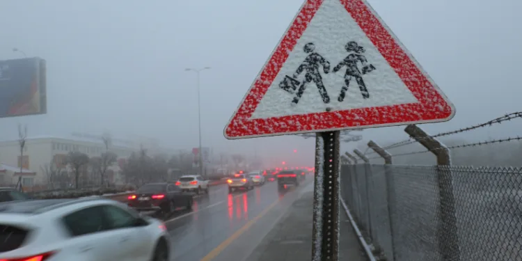 Ankara’da kar ve sis