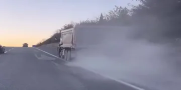 Yola kum dökerek ilerledi