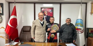 Şampiyon sevincini Başkan Torunla paylaştı