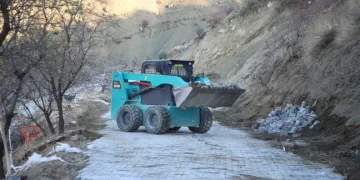 Dulkadiroğlu Belediyesi’nden mahallelere parke hizmeti