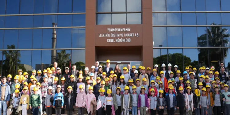 Öğrenciler için özel bir tiyatro etkinliği