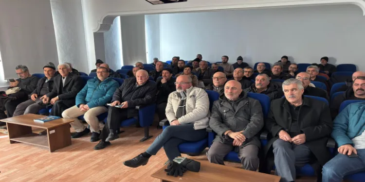 Erzincan’da budama eğitimleri başladı