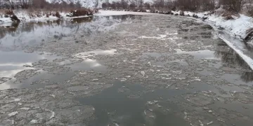 Kızılırmak’tan adeta buz oldu aktı