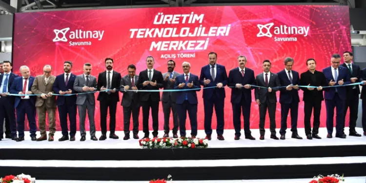 ” Türk savunma sanayi ihracatı 6 milyar doları geçti”